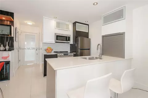 815 SW 11th Ave #19G, Hallandale Beach, FL 33009