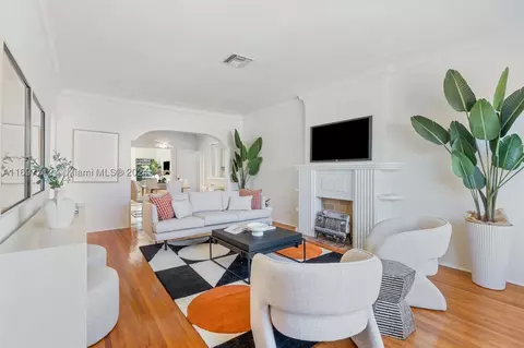 9164 Carlyle Ave, Surfside, FL 33154