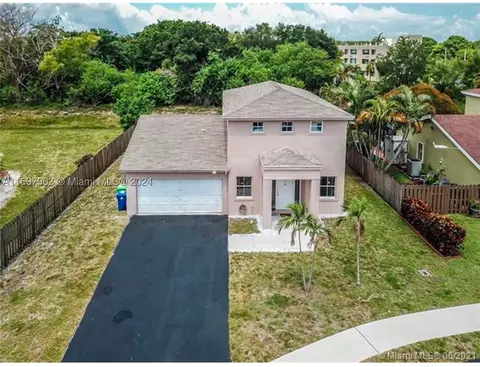 5203 NW 96th Ave, Sunrise, FL 33351