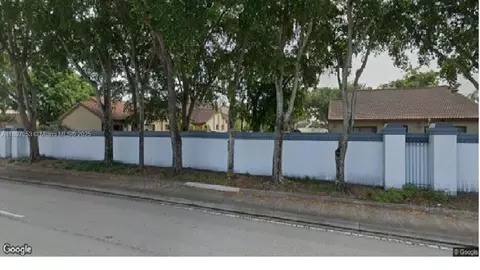 6637 NW 178 Th Ter, Hialeah, FL 33015