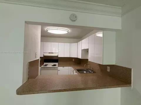 7000 NW 186th St #4-114, Hialeah, FL 33015