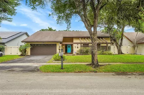 10221 NW 24th Ct, Pembroke Pines, FL 33026