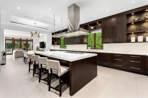 Kitchen - 9050 SW 63rd Ct, Pinecrest, FL 33156 photo 2 of 5