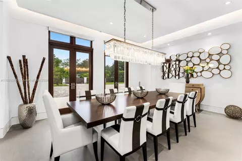 Dining - 9050 SW 63rd Ct, Pinecrest, FL 33156 photo 2 of 3