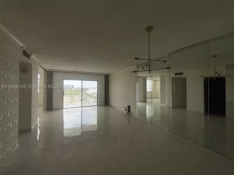 3800 Hillcrest Dr #921, Hollywood, FL 33021