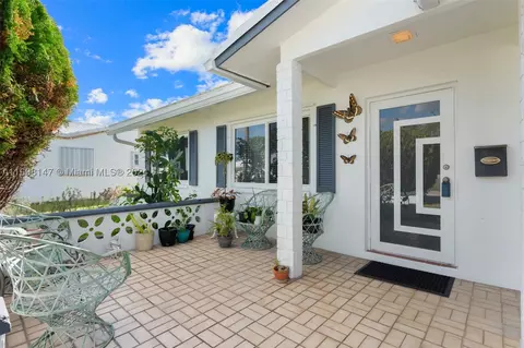 6700 NW 75th St, Tamarac, FL 33321
