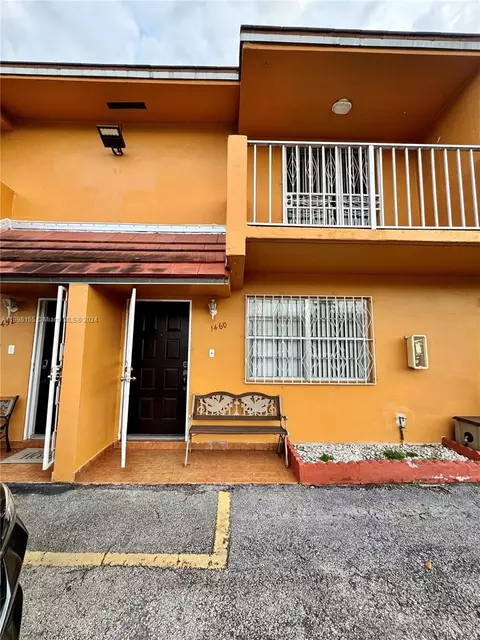 1460 W 39th Pl #6, Hialeah, FL 33012