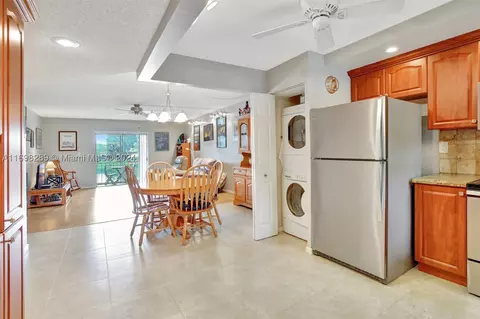 8527 Old Country Mnr #507, Davie, FL 33328