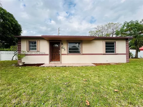 2223 Mayo St, Hollywood, FL 33020