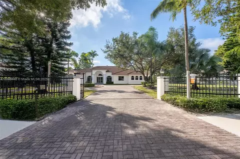 7260 SW 100th St, Pinecrest, FL 33156