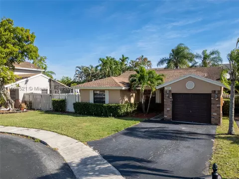 720 Shiloh Ter, Davie, FL 33325