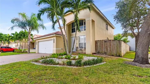 7696 NW 19th St, Pembroke Pines, FL 33024