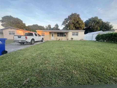 2421 Arcadia Dr, Miramar, FL 33023