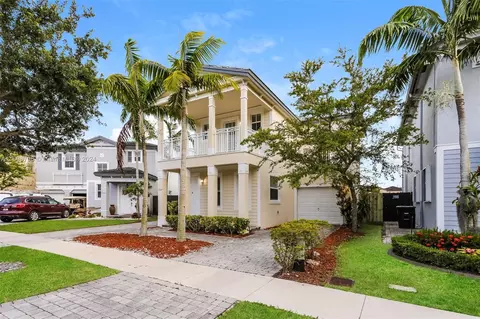 2954 NE 1st Dr, Homestead, FL 33033