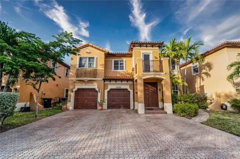 15521 SW 30th St, Miami, FL 33185