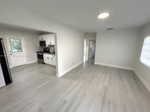 655 NW 10th St, Homestead, FL 33030