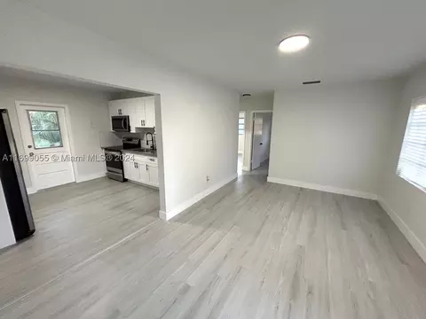 655 NW 10th St, Homestead, FL 33030