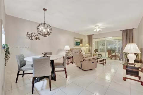 5000 NW 36th St #609, Lauderdale Lakes, FL 33319