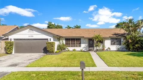 11751 SW 52nd Ct, Cooper City, FL 33330