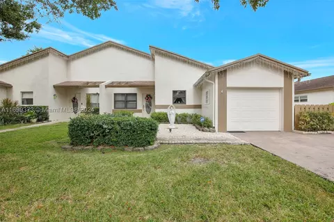 6511 NW 4th St, Plantation, FL 33317