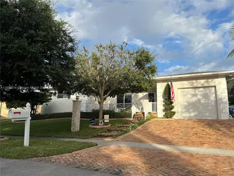 20605 SW 80th Pl, Cutler Bay, FL 33189