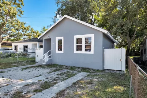 1868 NW 84th St, Miami, FL 33147