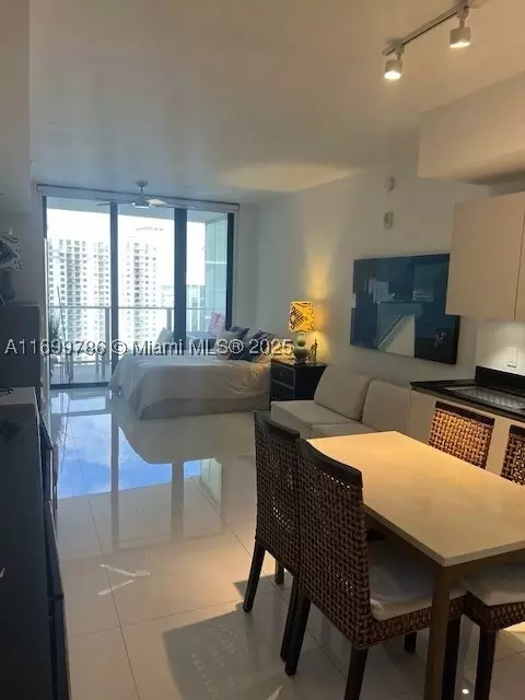 1010 Brickell Ave #3010, Miami, FL 33131