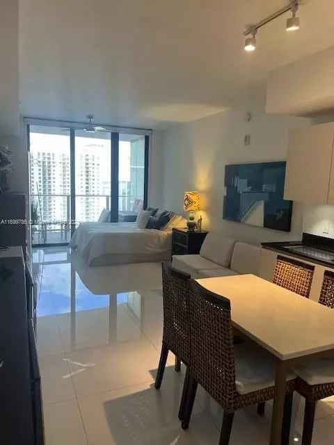1010 Brickell Ave #3010, Miami, FL 33131