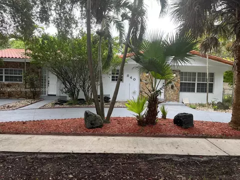 840 NE 182nd St, North Miami Beach, FL 33162