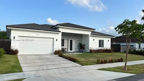 21333 Ingraham Ave Rd, Cutler Bay, FL 33189