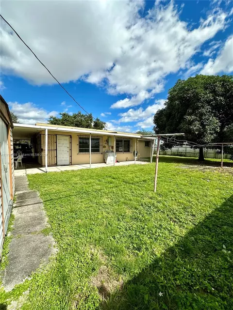 Exterior - 480 W 37th St, Hialeah, FL 33012 photo 6 of 11
