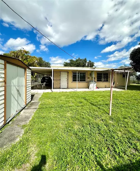 Exterior - 480 W 37th St, Hialeah, FL 33012 photo 4 of 11