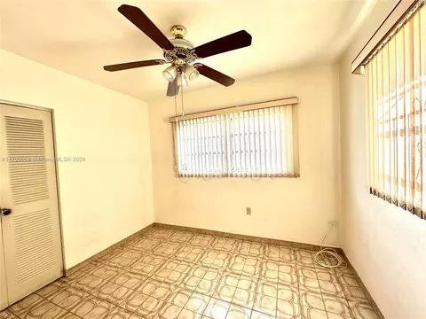 Bedroom - 480 W 37th St, Hialeah, FL 33012 photo 5 of 11
