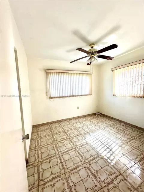 Bedroom - 480 W 37th St, Hialeah, FL 33012 photo 4 of 11