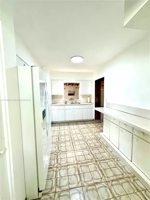 Kitchen - 480 W 37th St, Hialeah, FL 33012 photo 4 of 5