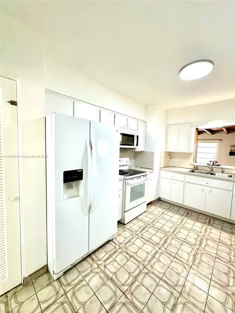 Kitchen - 480 W 37th St, Hialeah, FL 33012 photo 3 of 5