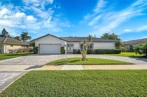 104 Saint Cloud Ln, Boca Raton, FL 33431