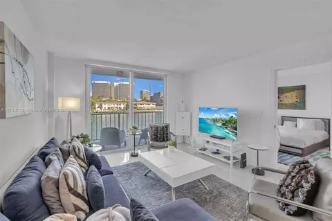 9721 E Bay Harbor Dr #2E, Bay Harbor Islands, FL 33154