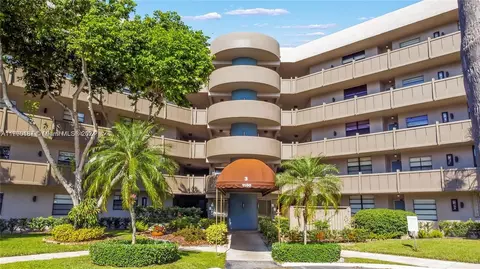 1100 Colony Point Cir #109, Pembroke Pines, FL 33026
