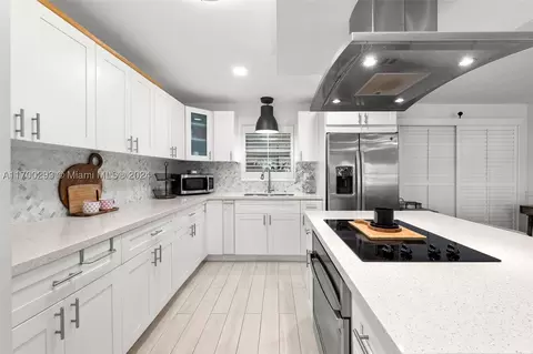7395 Mcarthur Pkwy, Hollywood, FL 33024
