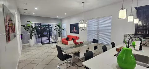 3218 W 97th Ter, Hialeah, FL 33018