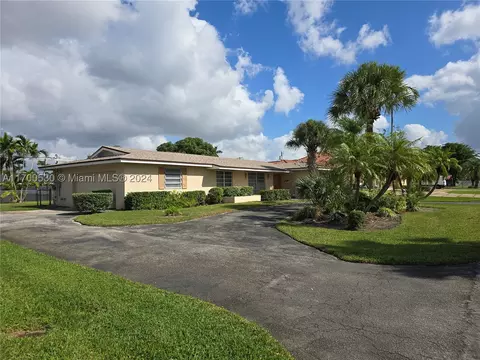8251 SW 87th Ter, Miami, FL 33143