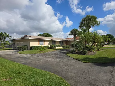 8251 SW 87th Ter, Miami, FL 33143