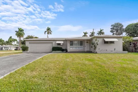 201 Entrada Dr, Hollywood, FL 33021
