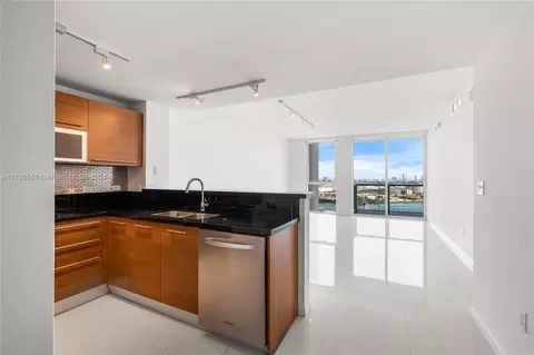 253 NE 2nd St #2405, Miami, FL 33132