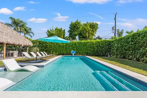 17205 SW 88th Ave, Palmetto Bay, FL 33157