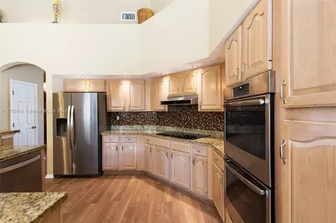 Kitchen - 3633 High Pine Dr, Coral Springs, FL 33065 photo 1 of 4