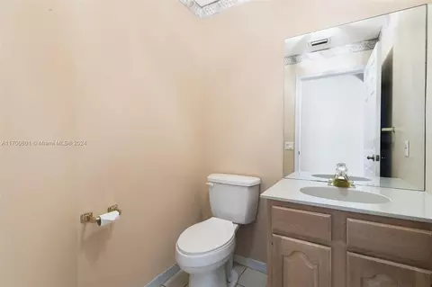 Bath - 3633 High Pine Dr, Coral Springs, FL 33065 photo 3 of 5