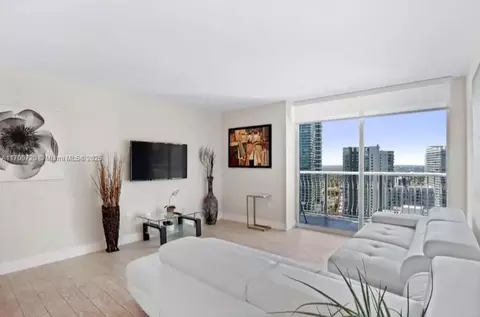 1200 Brickell Bay Dr #3824, Miami, FL 33131
