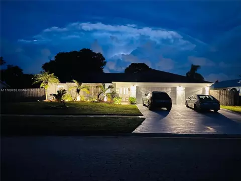 509 NE Solida Cir, Port Saint Lucie, FL 34983
